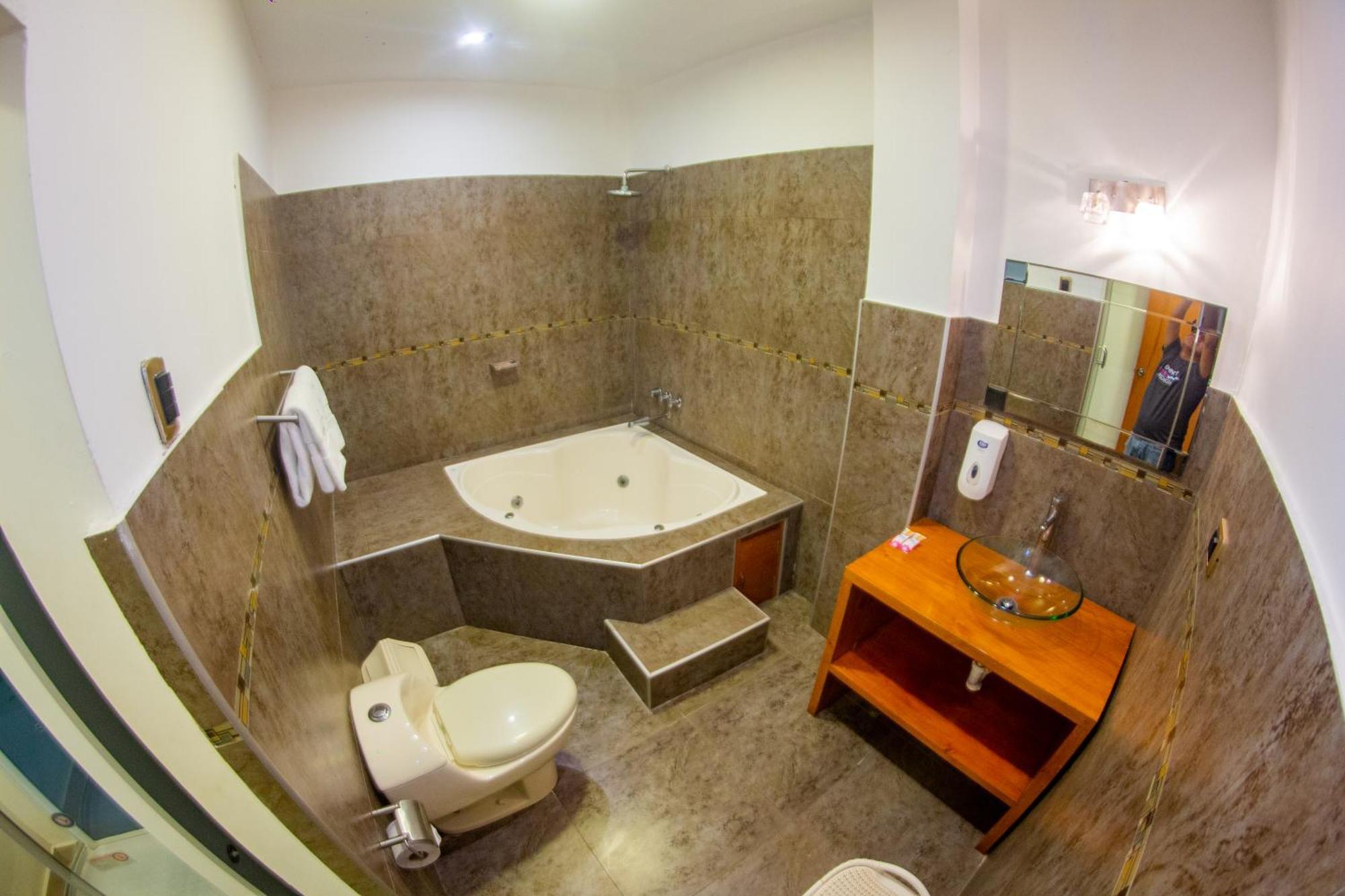 Hotel Resort Thiago Chincha Alta Exterior photo