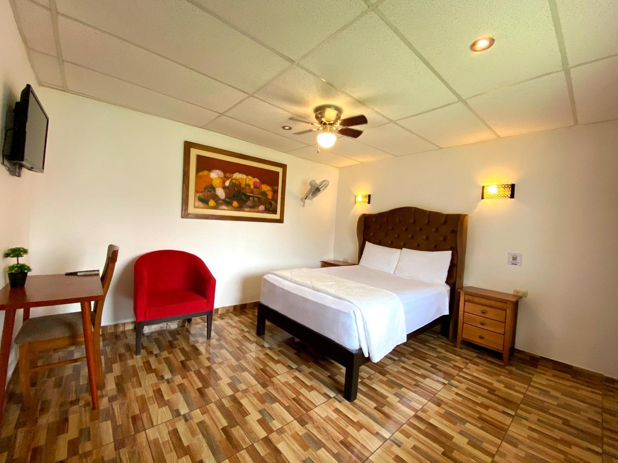Hotel Resort Thiago Chincha Alta Exterior photo